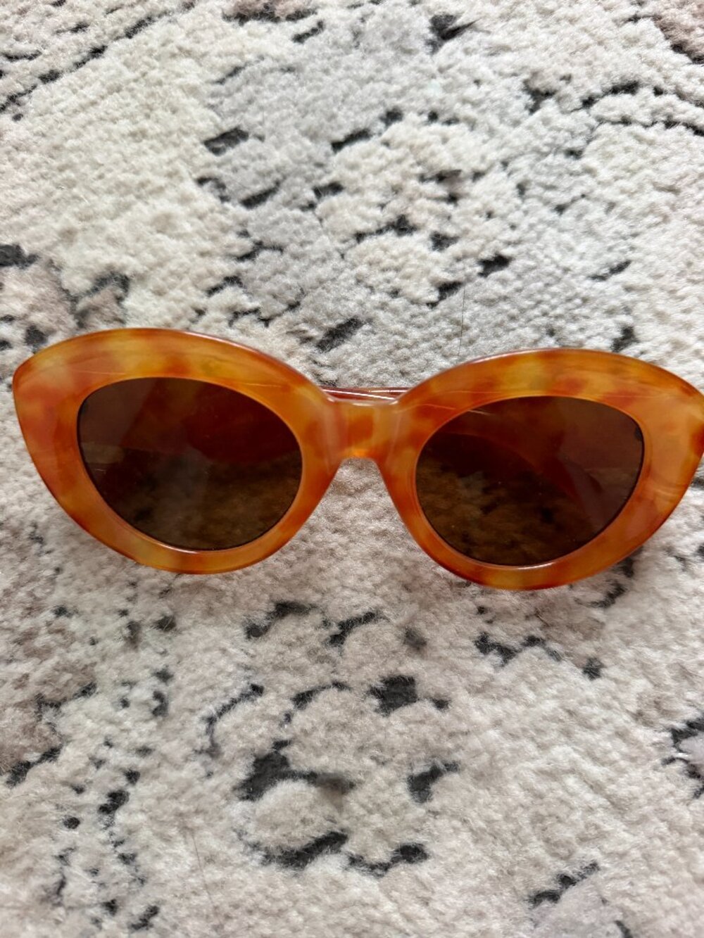 Vintage style cat eye sunglasses tort